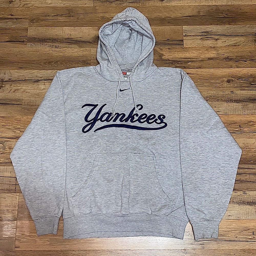 Y2K Nike Yankees team center swoosh